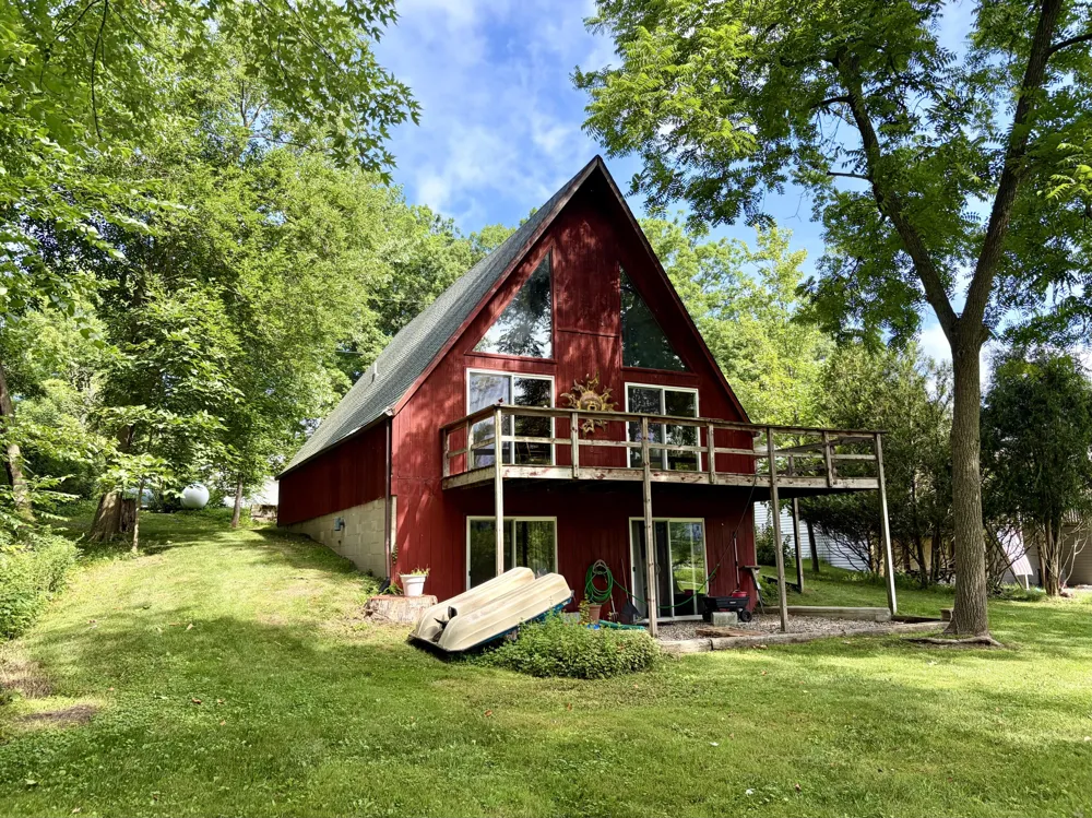 45601 Peninsula Drive E Grand Junction, MI 49056