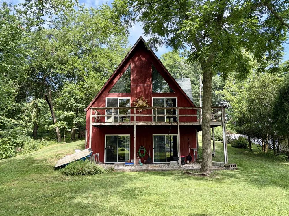 45601 Peninsula Drive E Grand Junction, MI 49056
