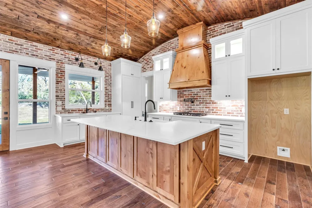 2716 County Road 324 Caldwell, TX 77836