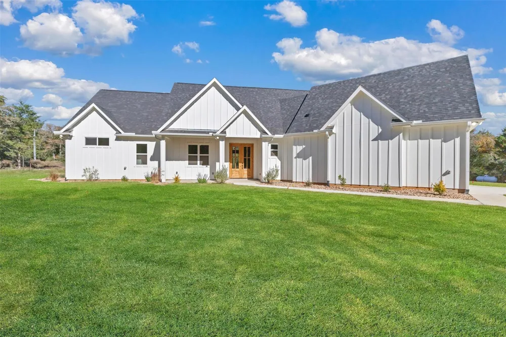 2716 County Road 324 Caldwell, TX 77836