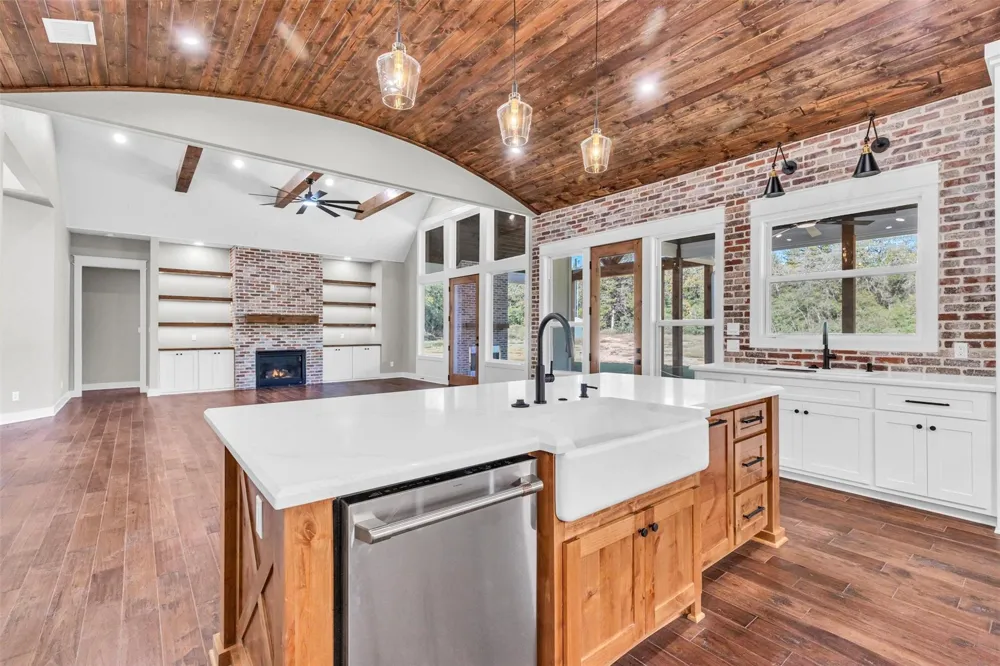 2716 County Road 324 Caldwell, TX 77836