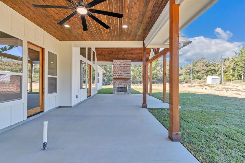 2716 County Road 324 Caldwell, TX 77836