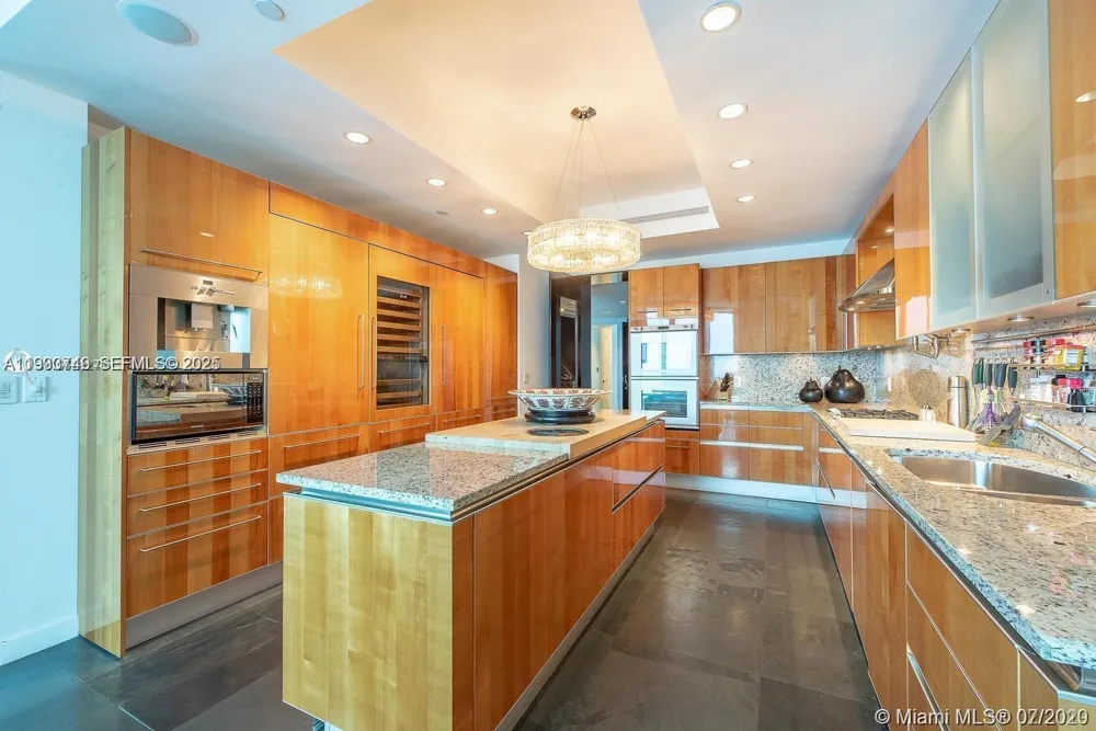 16051 Collins Ave #1503 Sunny Isles Beach, FL 33160