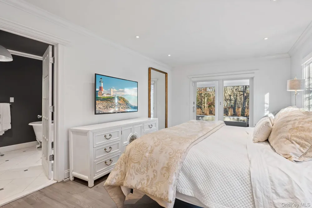 1824 Majors Path Southampton, NY 11968