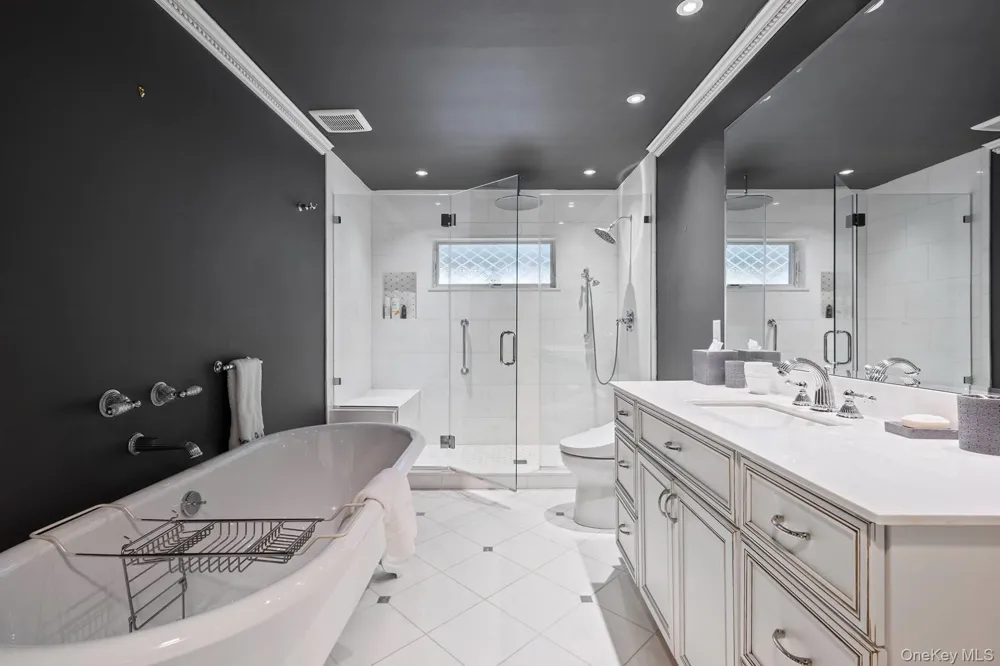 1824 Majors Path Southampton, NY 11968