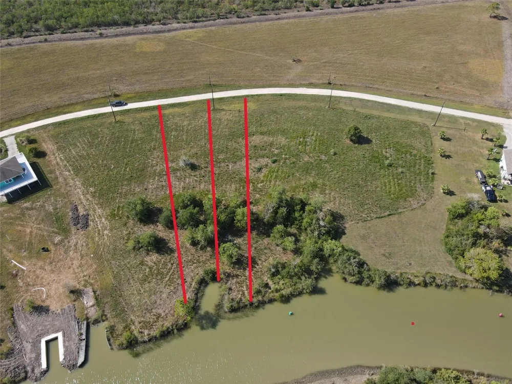 60 Bayou Avenue Smith Point, TX 77514