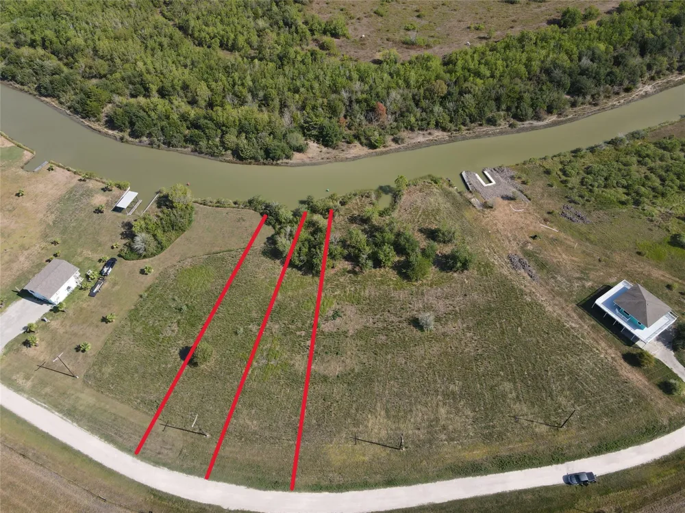 58 Bayou Avenue Smith Point, TX 77514