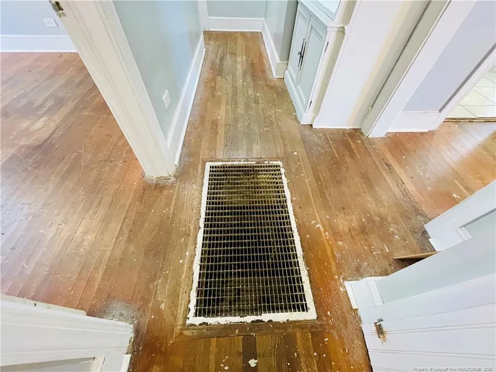405 S Austin Street S Maxton, NC 28364