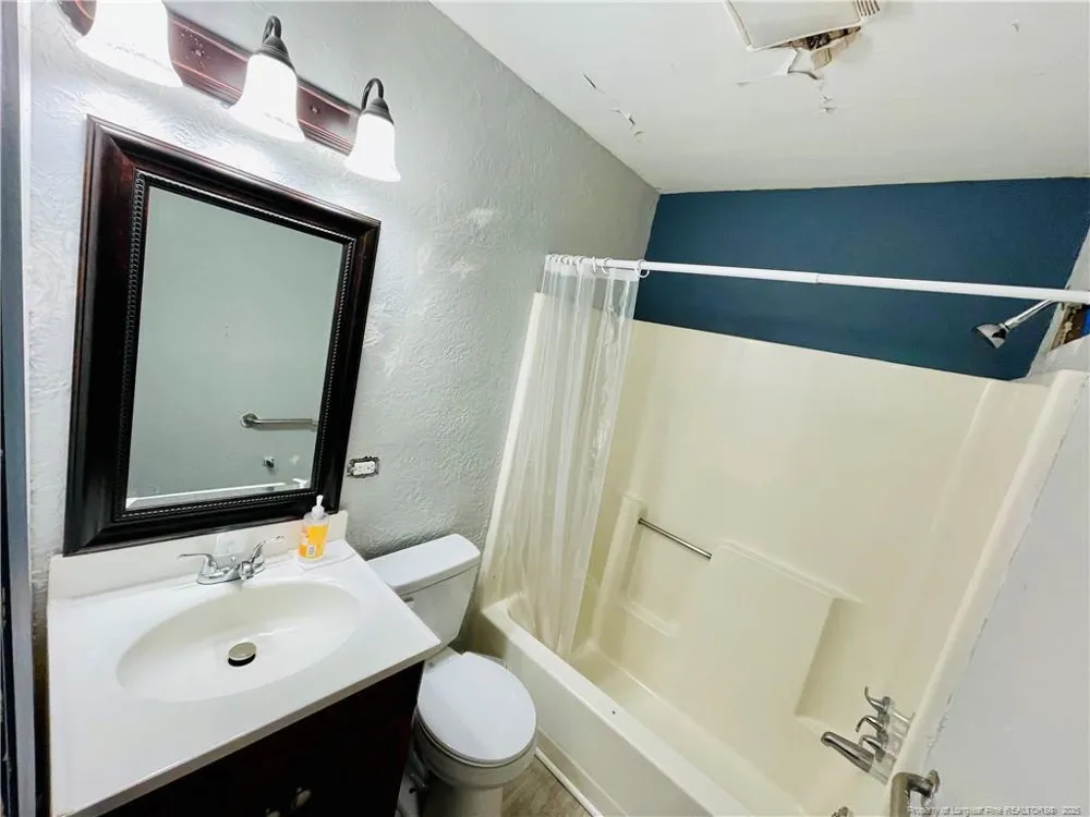 405 S Austin Street S Maxton, NC 28364