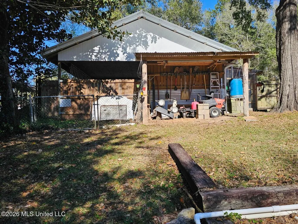 1738 Walton Avenue Wiggins, MS 39577