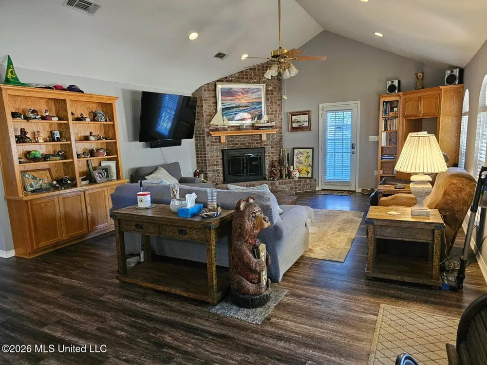 1738 Walton Avenue Wiggins, MS 39577