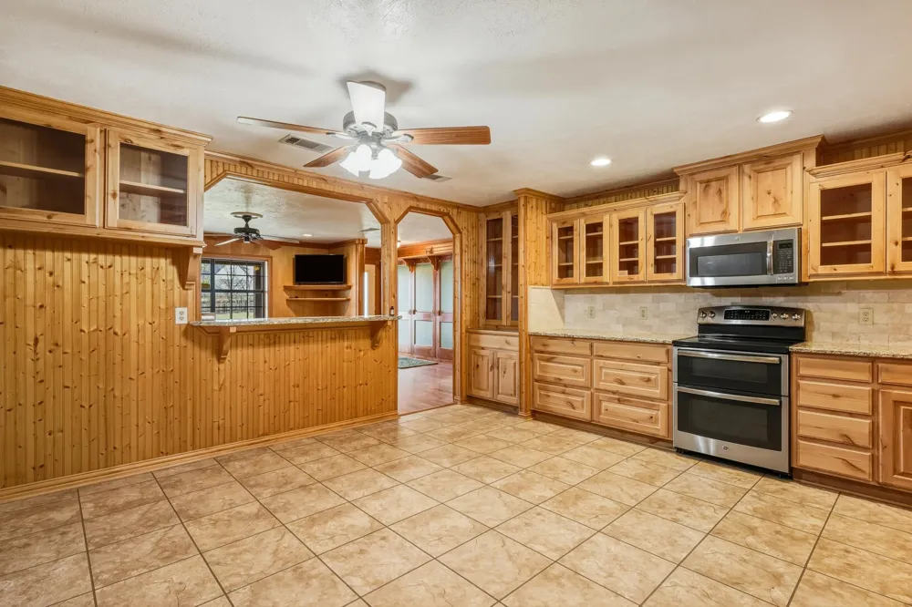 904 County Road 3341 Paradise, TX 76073