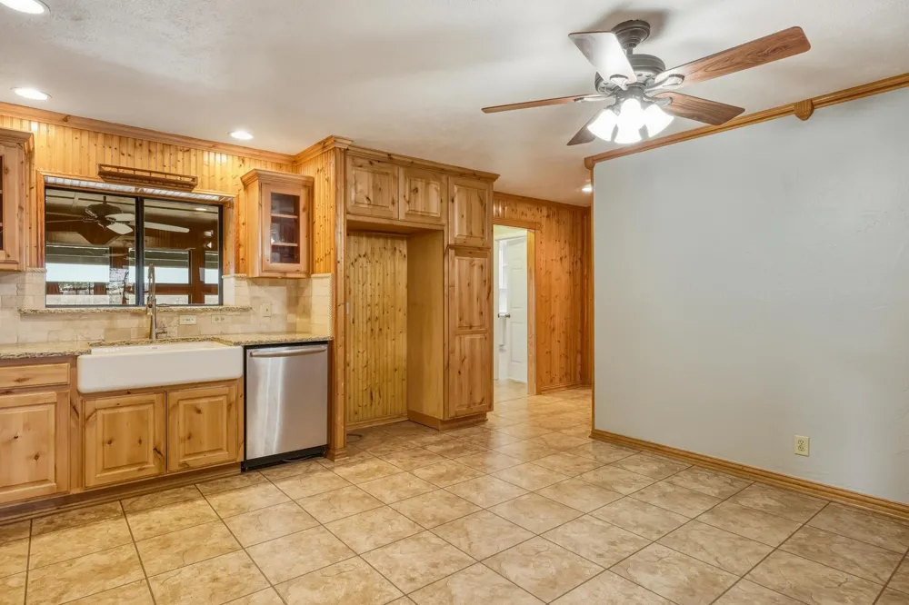 904 County Road 3341 Paradise, TX 76073