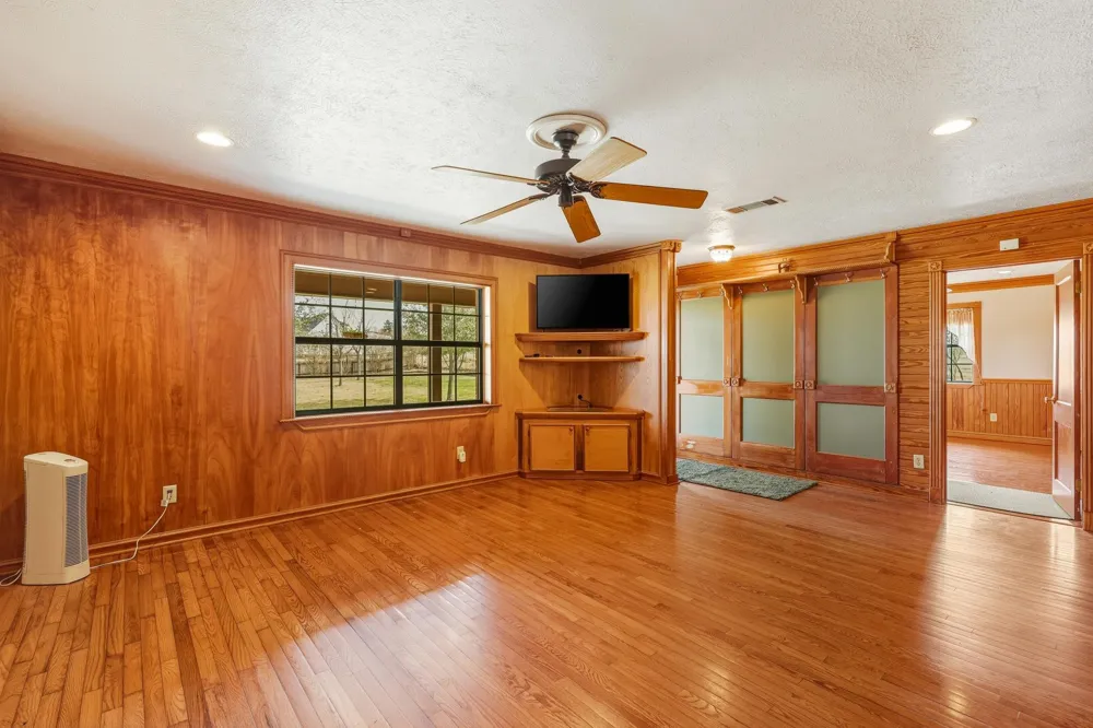 904 County Road 3341 Paradise, TX 76073