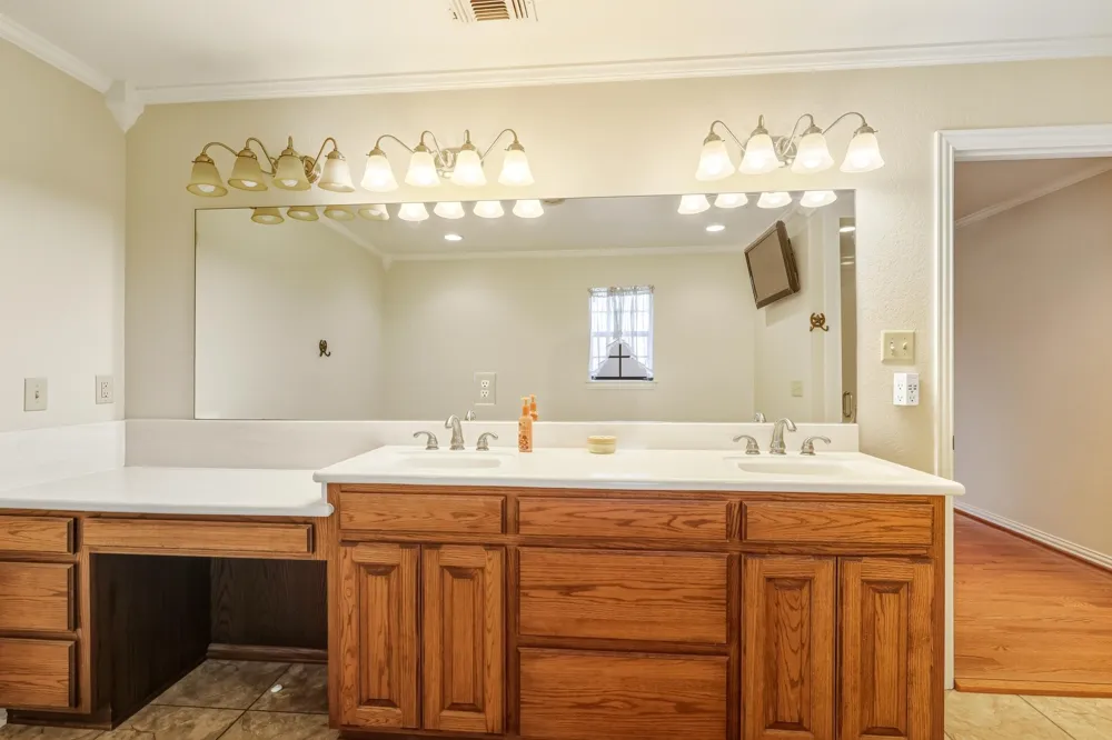 904 County Road 3341 Paradise, TX 76073