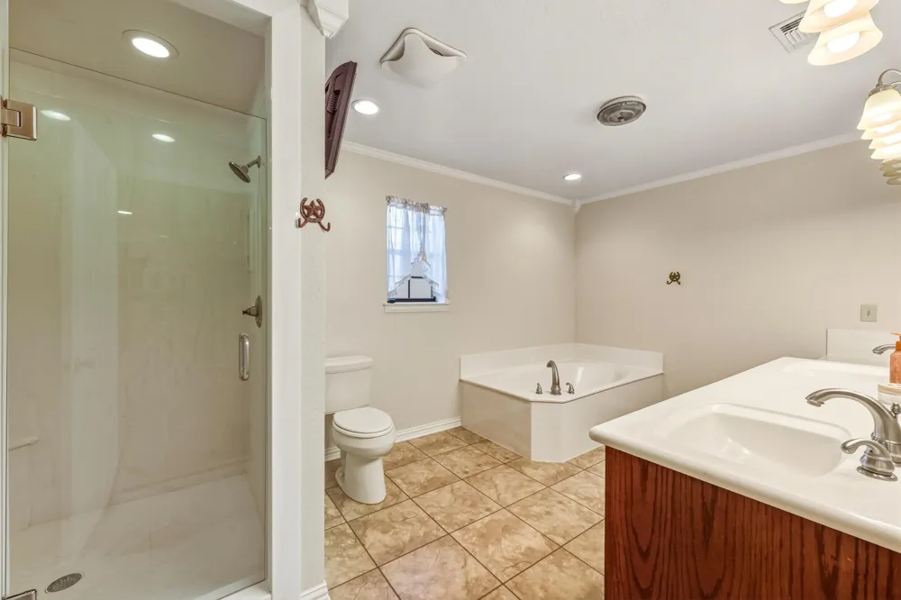 904 County Road 3341 Paradise, TX 76073