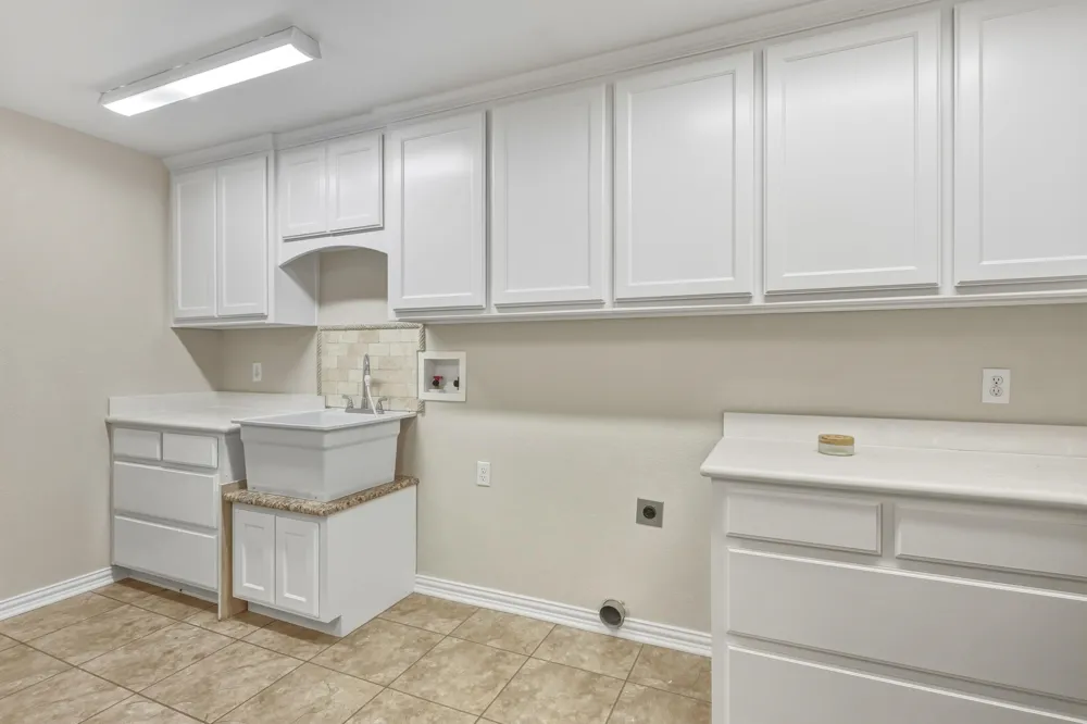 904 County Road 3341 Paradise, TX 76073