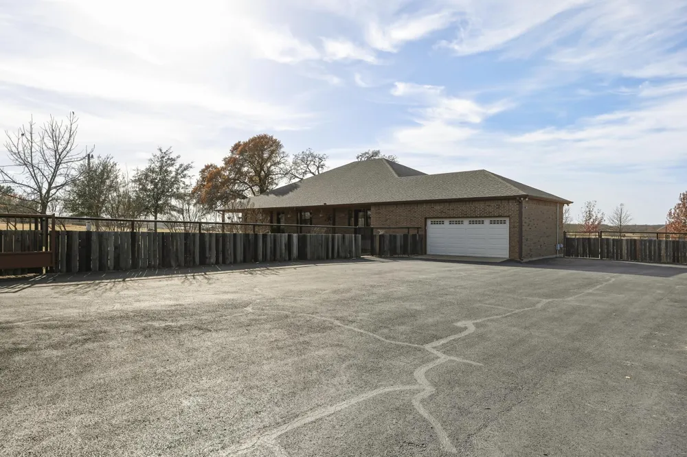 904 County Road 3341 Paradise, TX 76073