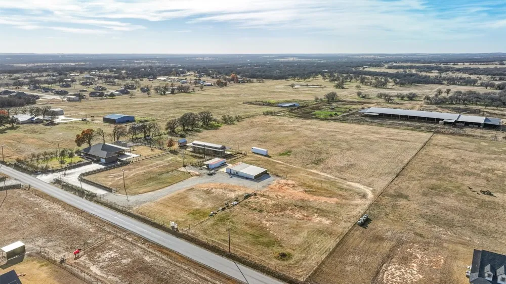 904 County Road 3341 Paradise, TX 76073