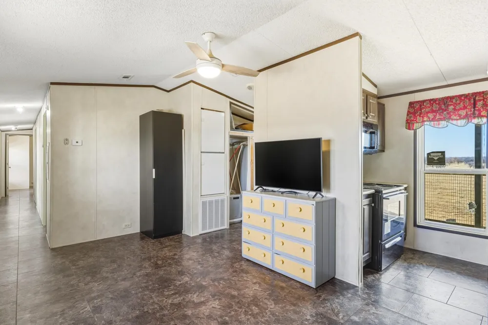 904 County Road 3341 Paradise, TX 76073