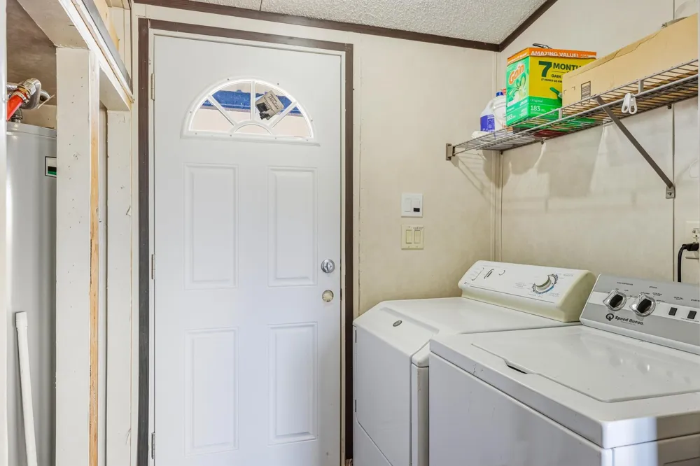 904 County Road 3341 Paradise, TX 76073