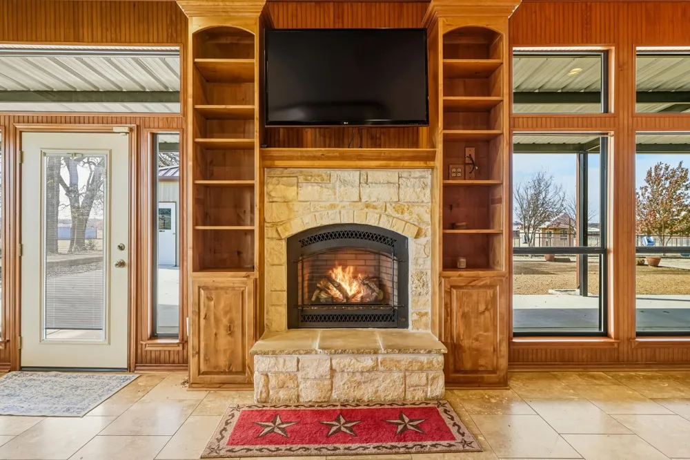 904 County Road 3341 Paradise, TX 76073