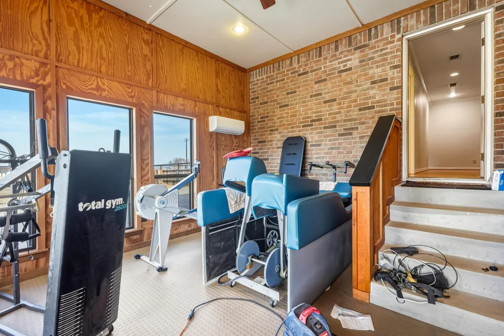 904 County Road 3341 Paradise, TX 76073