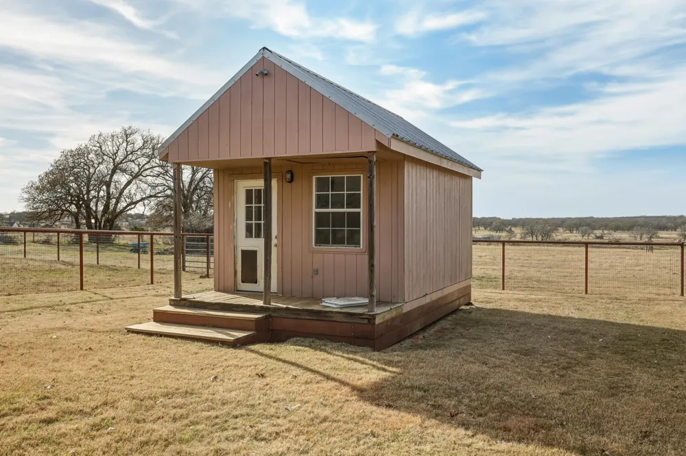 904 County Road 3341 Paradise, TX 76073