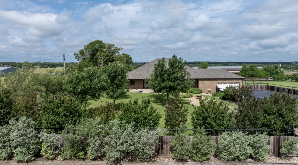 904 County Road 3341 Paradise, TX 76073