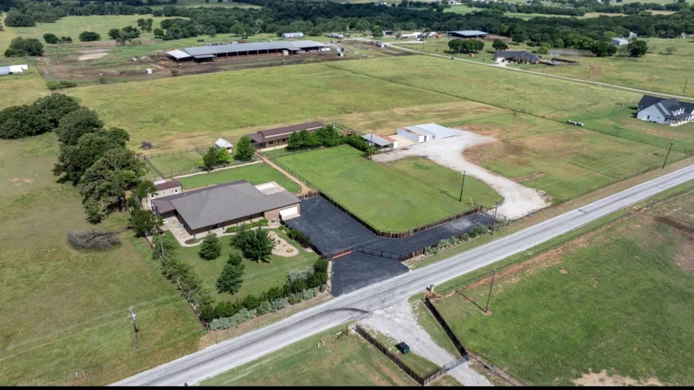 904 County Road 3341 Paradise, TX 76073