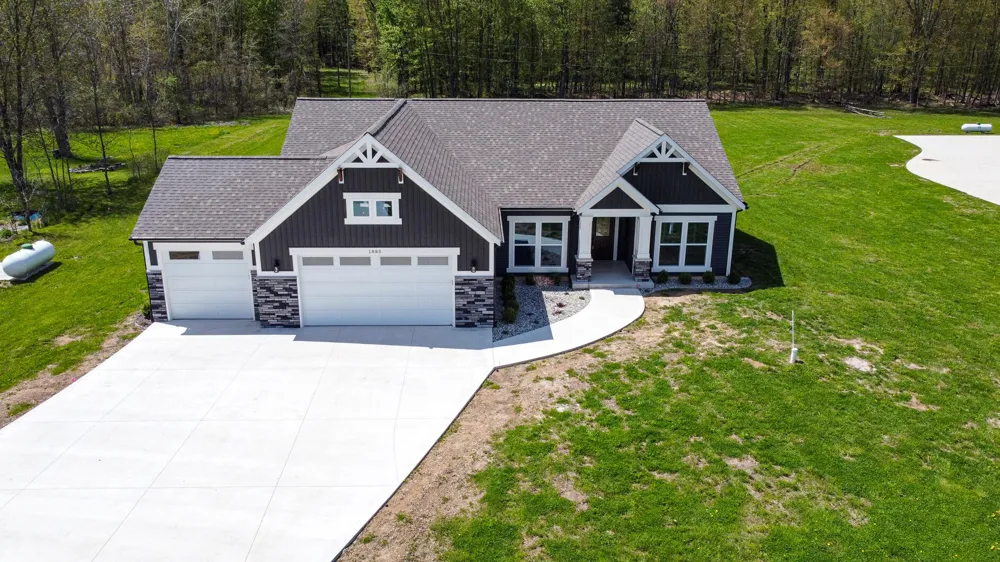 1885 Shaw Road Bailey, MI 49303