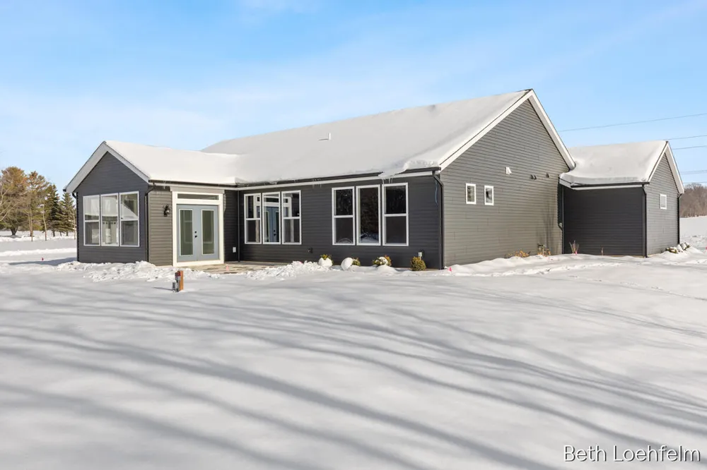 1885 Shaw Road Casnovia Township, MI 49303