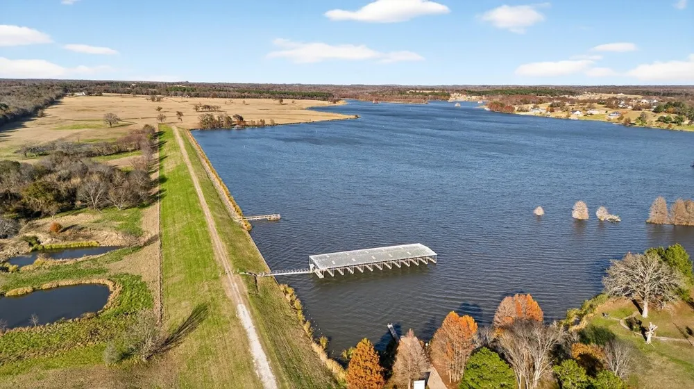 6105 Overlook Point Athens, TX 75752