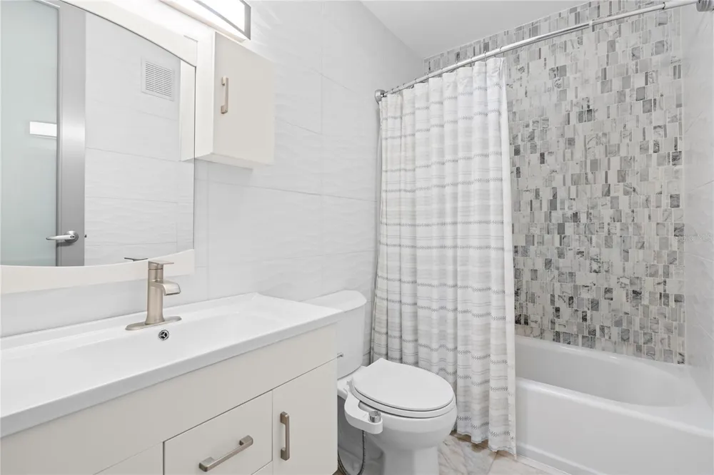 115 HARBOUR DRIVE #8 Humacao, PR 00791