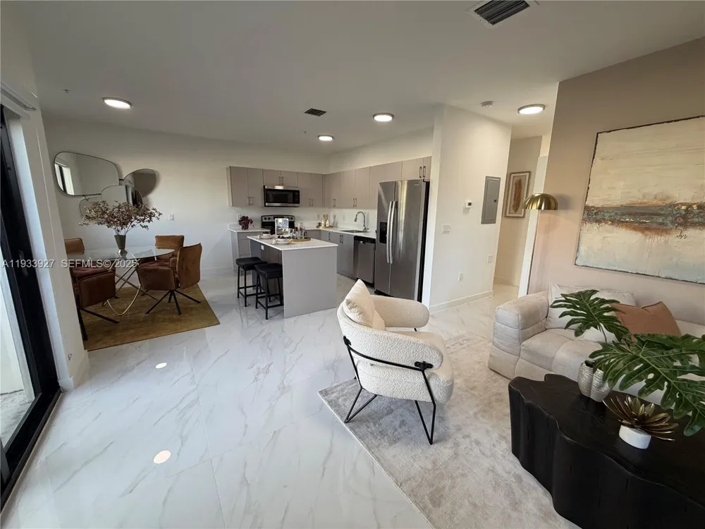 2308 E 4th Ave #205 Hialeah, FL 33013