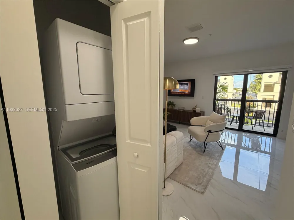 2308 E 4th Ave #205 Hialeah, FL 33013