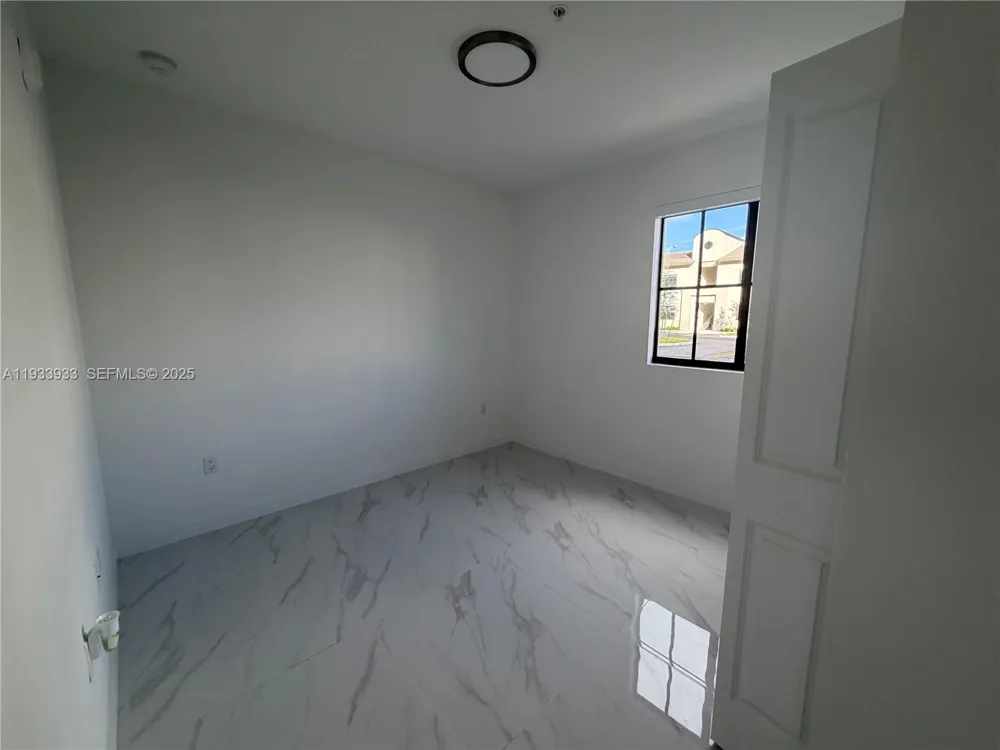 2308 E 4th ave #208 Hialeah, FL 33013