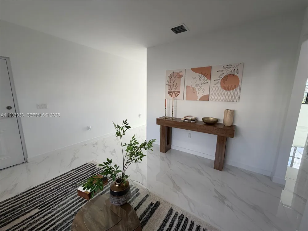 2308 E 4th ave #208 Hialeah, FL 33013