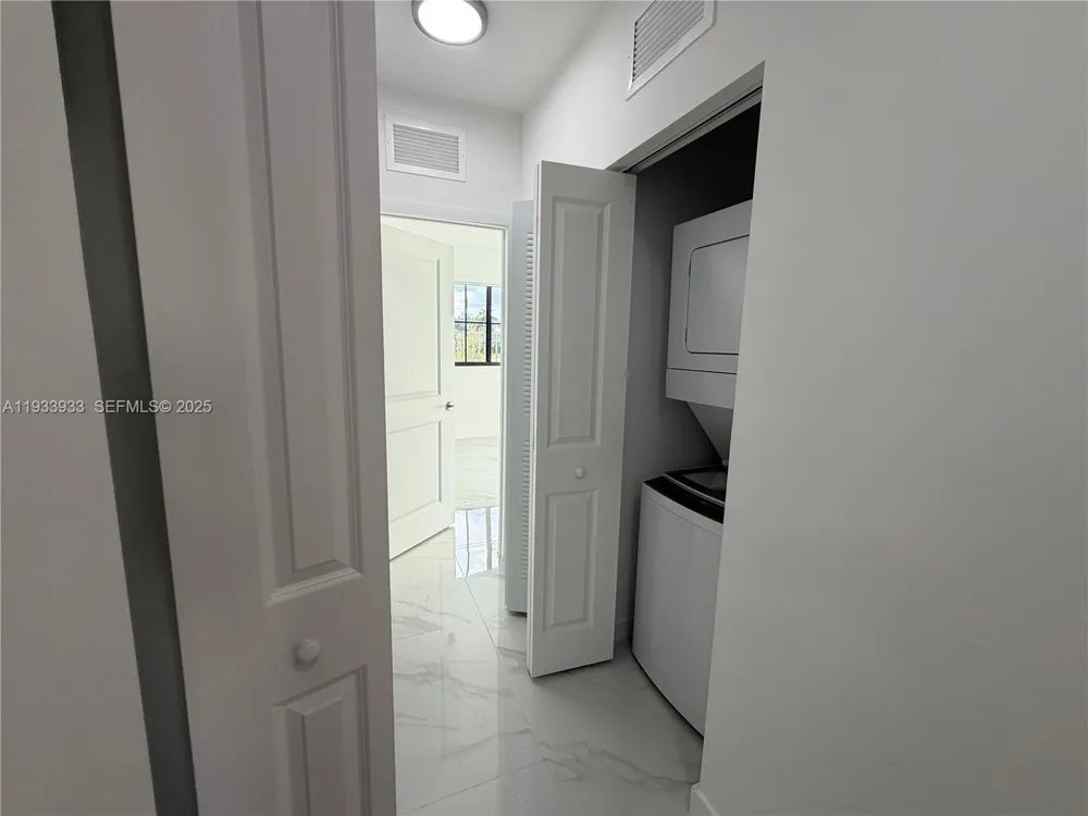 2308 E 4th ave #208 Hialeah, FL 33013