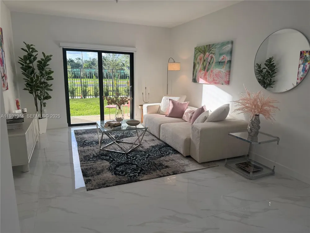 2306 E 4th ave #303 Hialeah, FL 33013