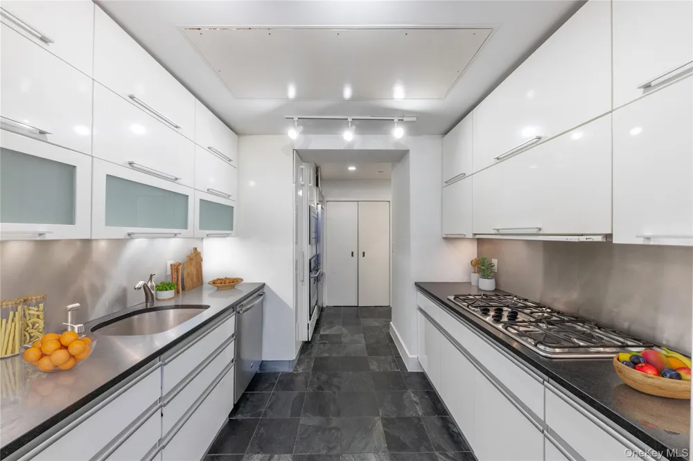 116 W 22nd Street #3 New York (Manhattan), NY 10011
