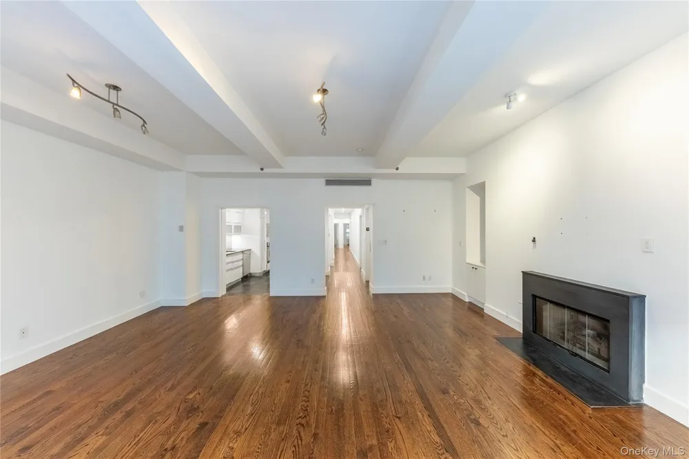 116 W 22nd Street #3 New York (Manhattan), NY 10011