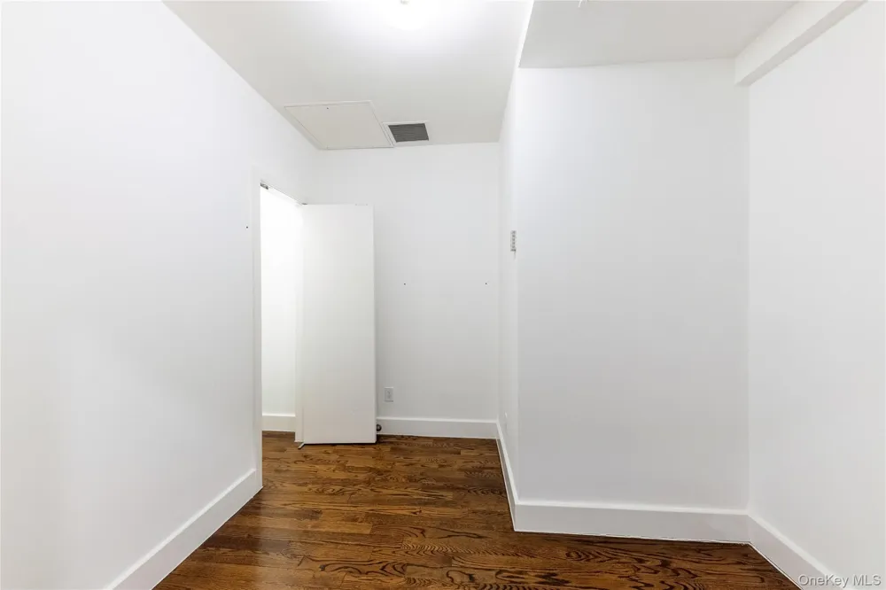 116 W 22nd Street #3 New York (Manhattan), NY 10011