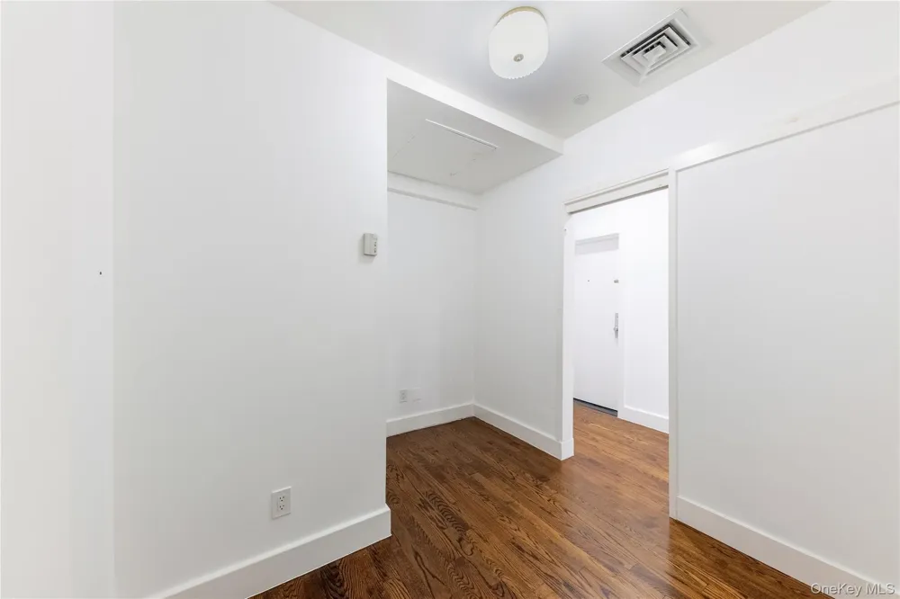 116 W 22nd Street #3 New York (Manhattan), NY 10011
