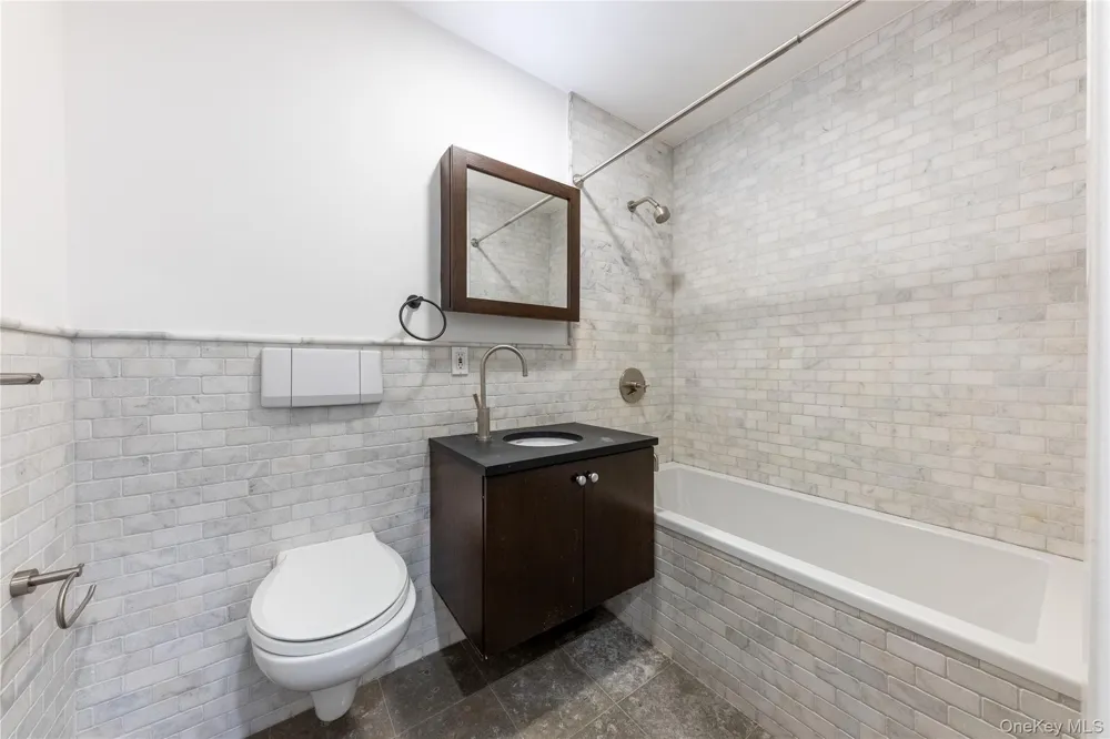 116 W 22nd Street #3 New York (Manhattan), NY 10011