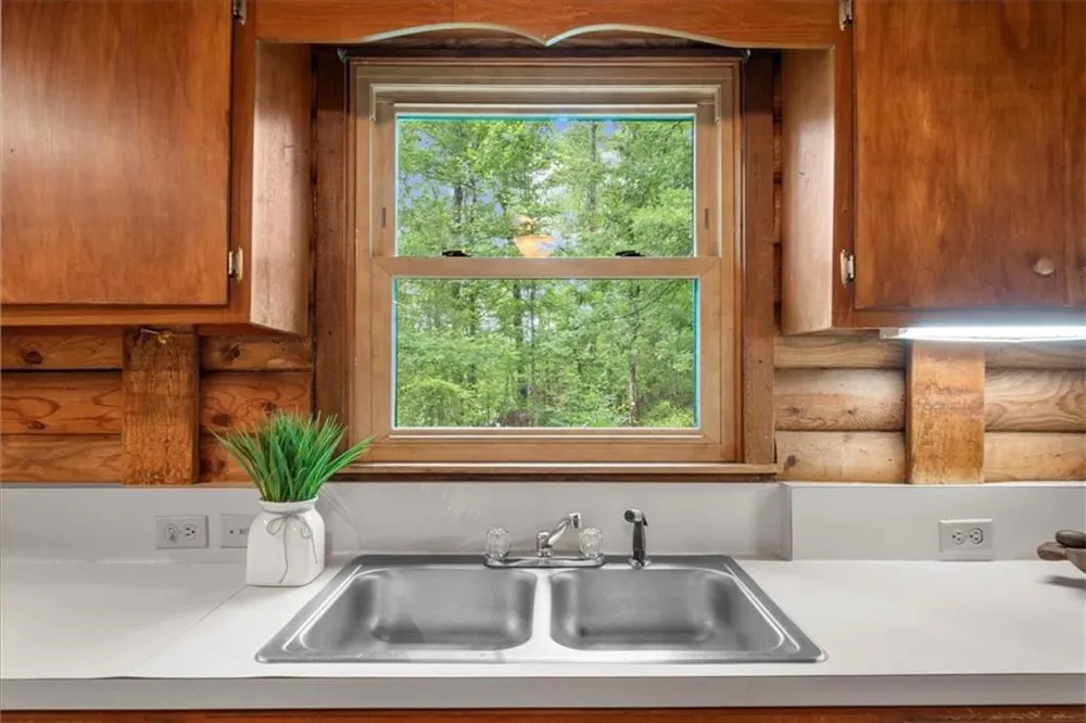 15 Bailey Street Whitesburg, GA 30185