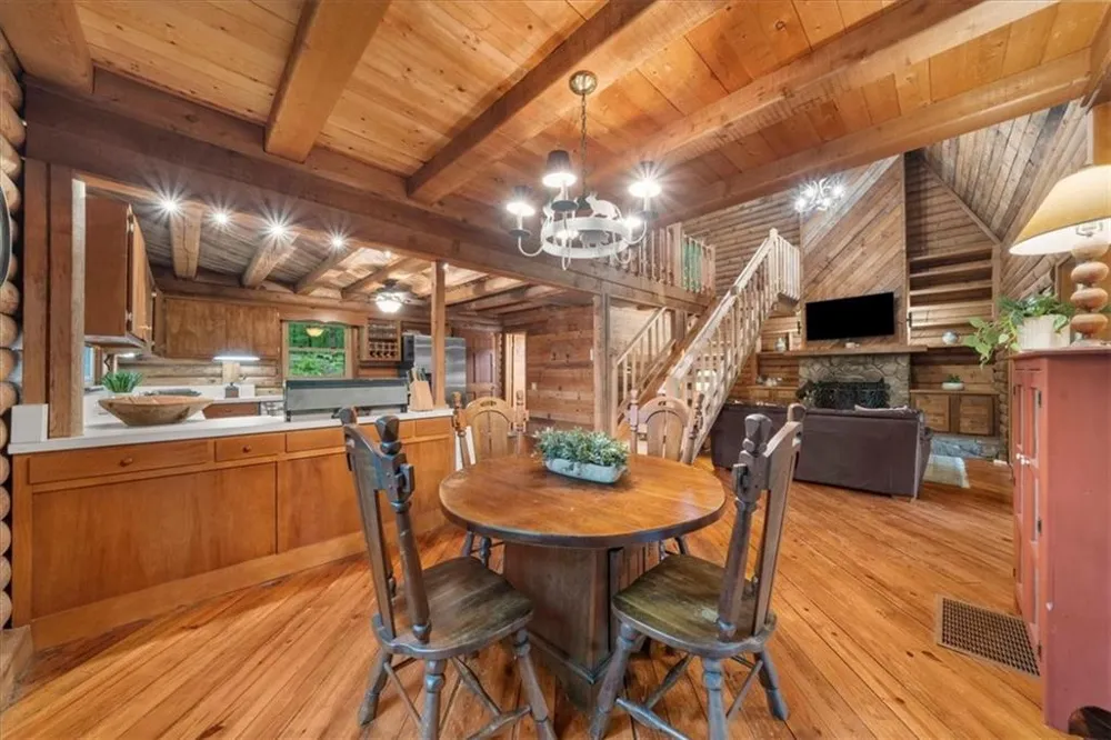 15 Bailey Street Whitesburg, GA 30185