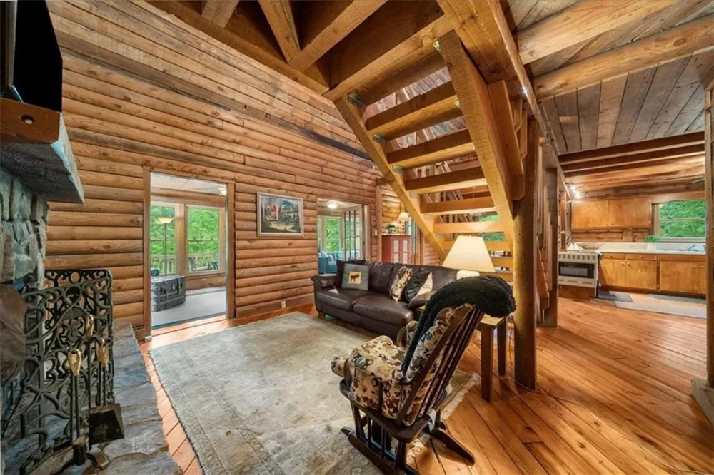 15 Bailey Street Whitesburg, GA 30185