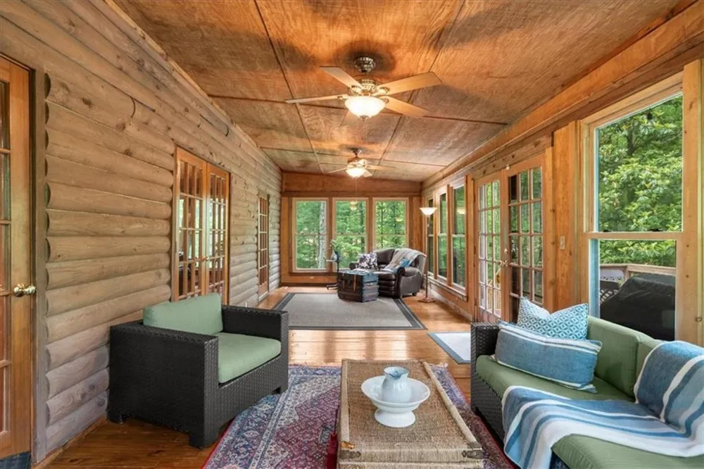 15 Bailey Street Whitesburg, GA 30185