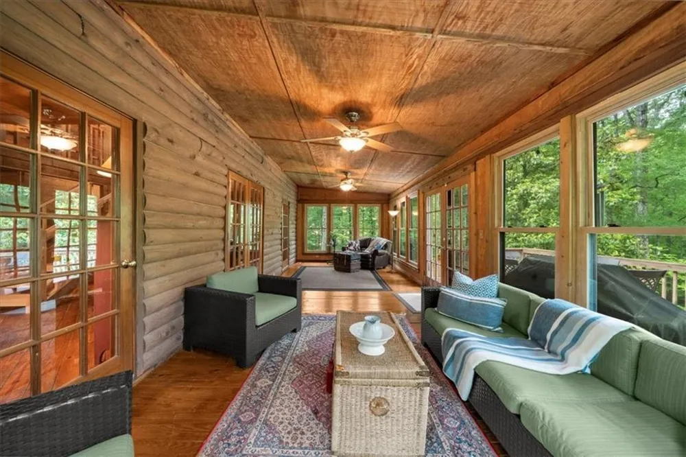 15 Bailey Street Whitesburg, GA 30185